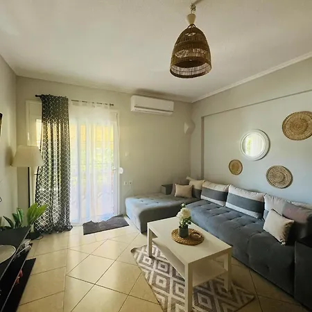 בית נופש Lena's House *