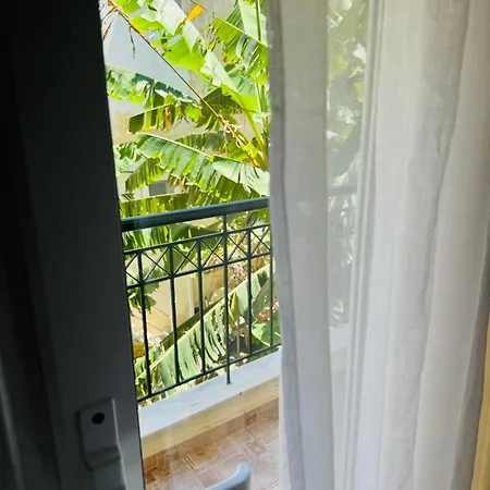 בית נופש Lena's House *